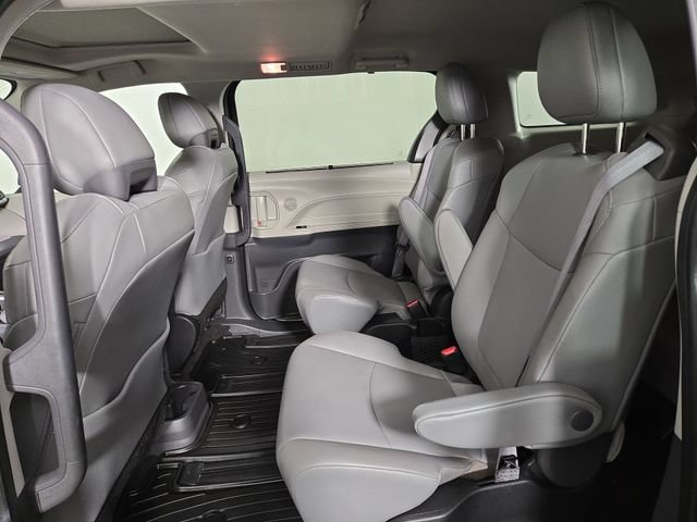 Used 2022 Toyota Sienna XLE w/ XLE Plus Package AWD/4WD image 16