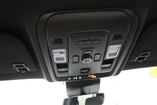 Used 2024 Chevrolet Tahoe High Country w/ Advanced Technology Package AWD/4WD image 12