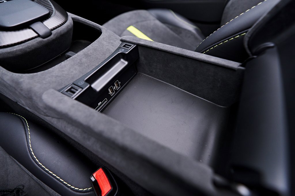 Used 2023 Aston Martin V8 Vantage Roadster image 65