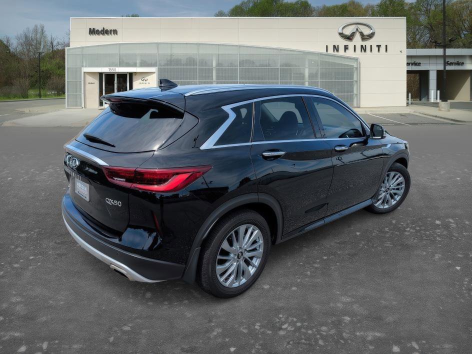 Certified 2025 INFINITI QX50 Luxe AWD/4WD image 4
