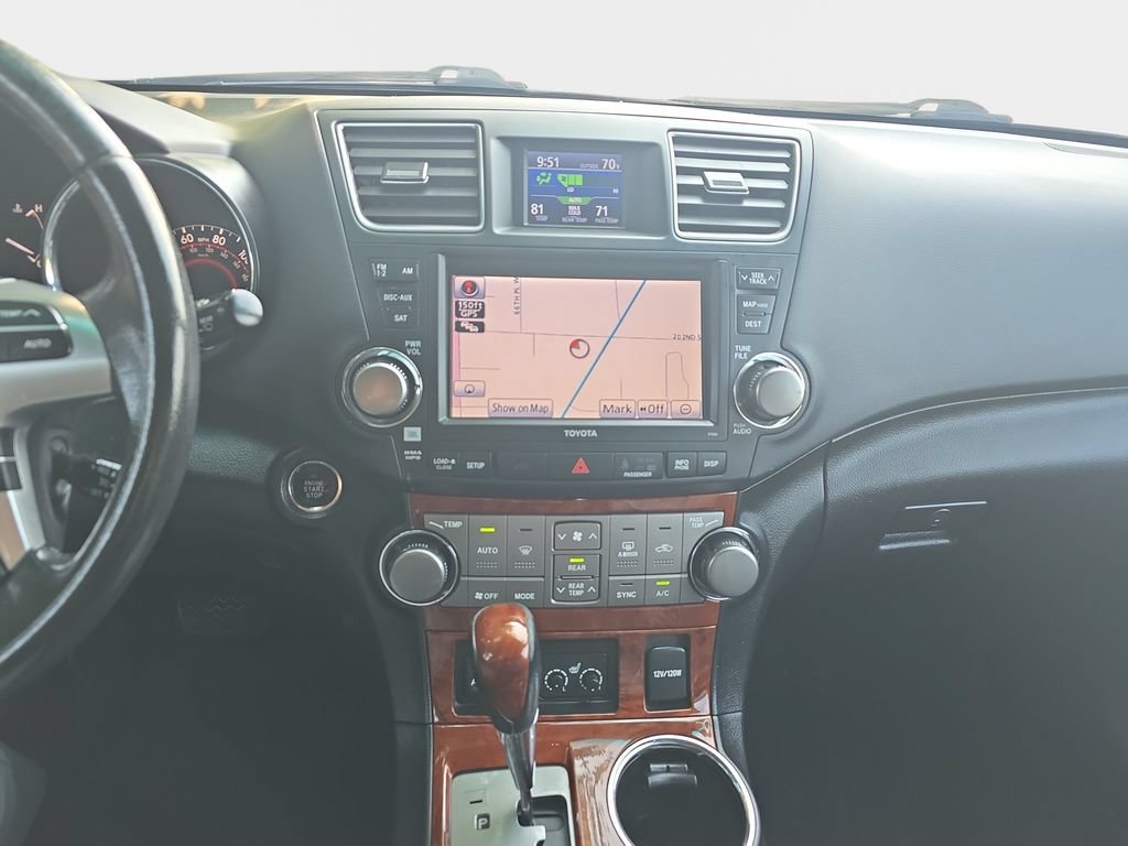 Used 2012 Toyota Highlander Limited w/ Tow Pkg AWD/4WD image 24