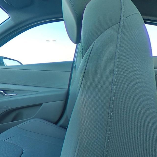 Used 2023 Hyundai Elantra SE FWD image 16