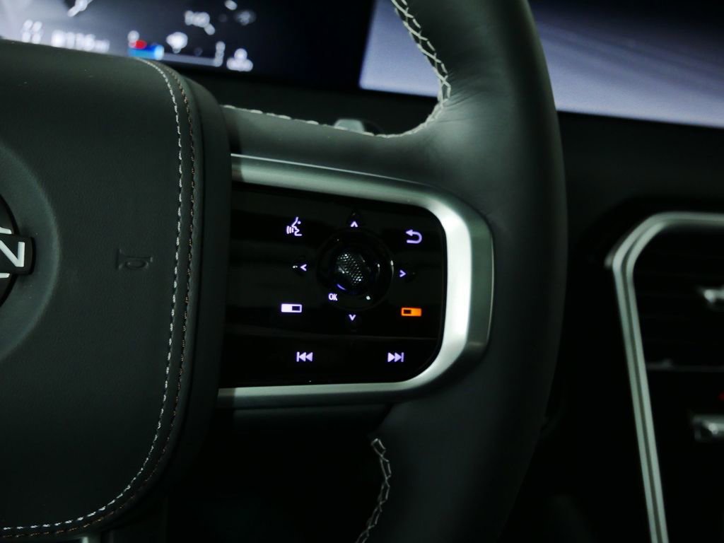 New 2025 Nissan Armada Platinum Reserve image 28