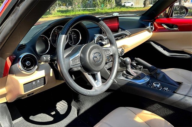 Used 2019 MAZDA MX-5 Miata RF Grand Touring image 13