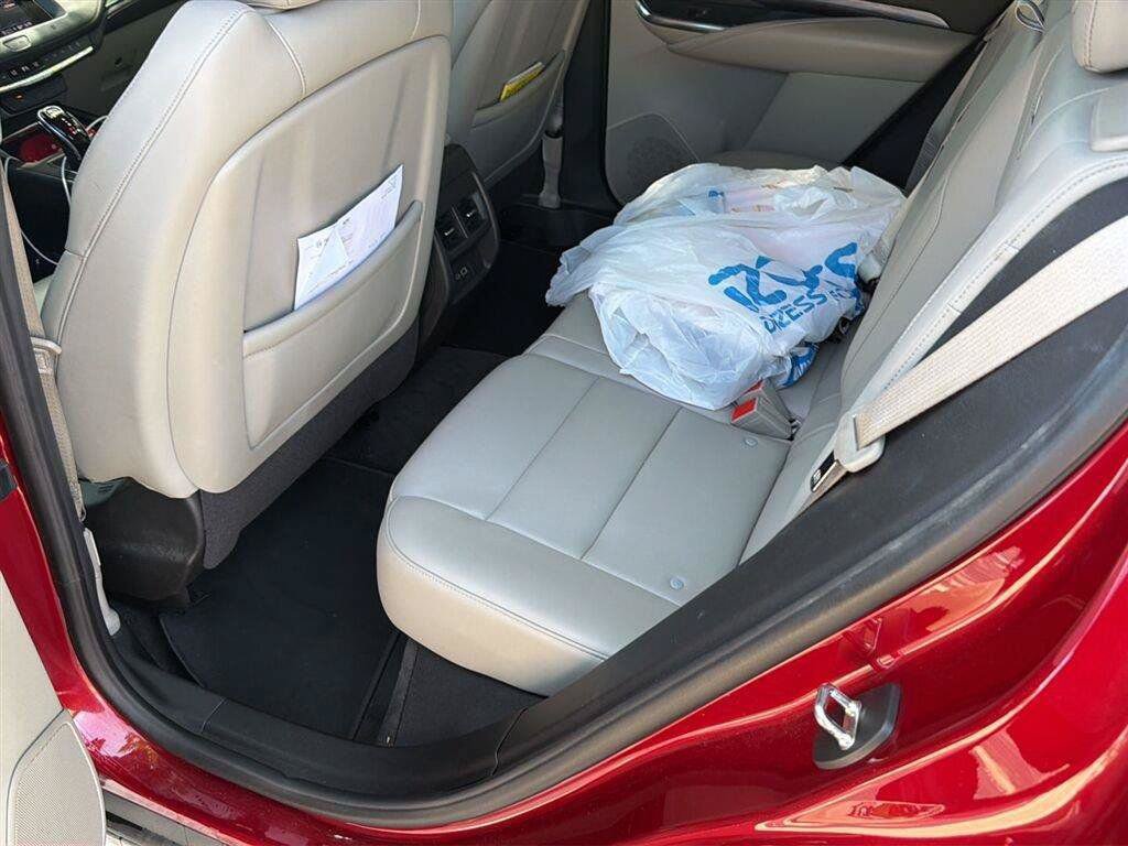 Used 2021 Cadillac XT4 Luxury FWD image 16