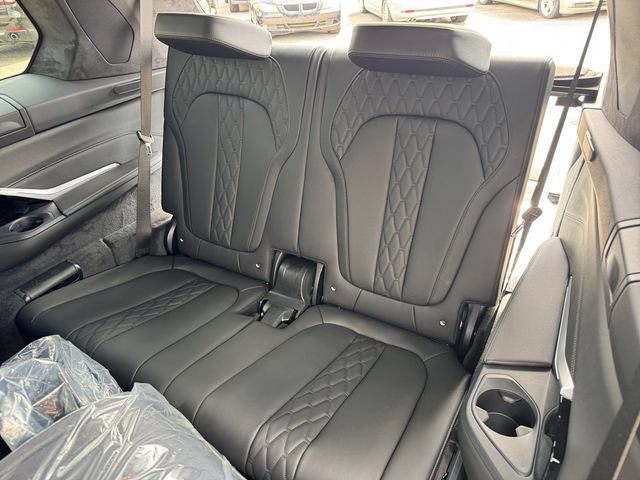 New 2027 BMW X7 M60i AWD/4WD image 25