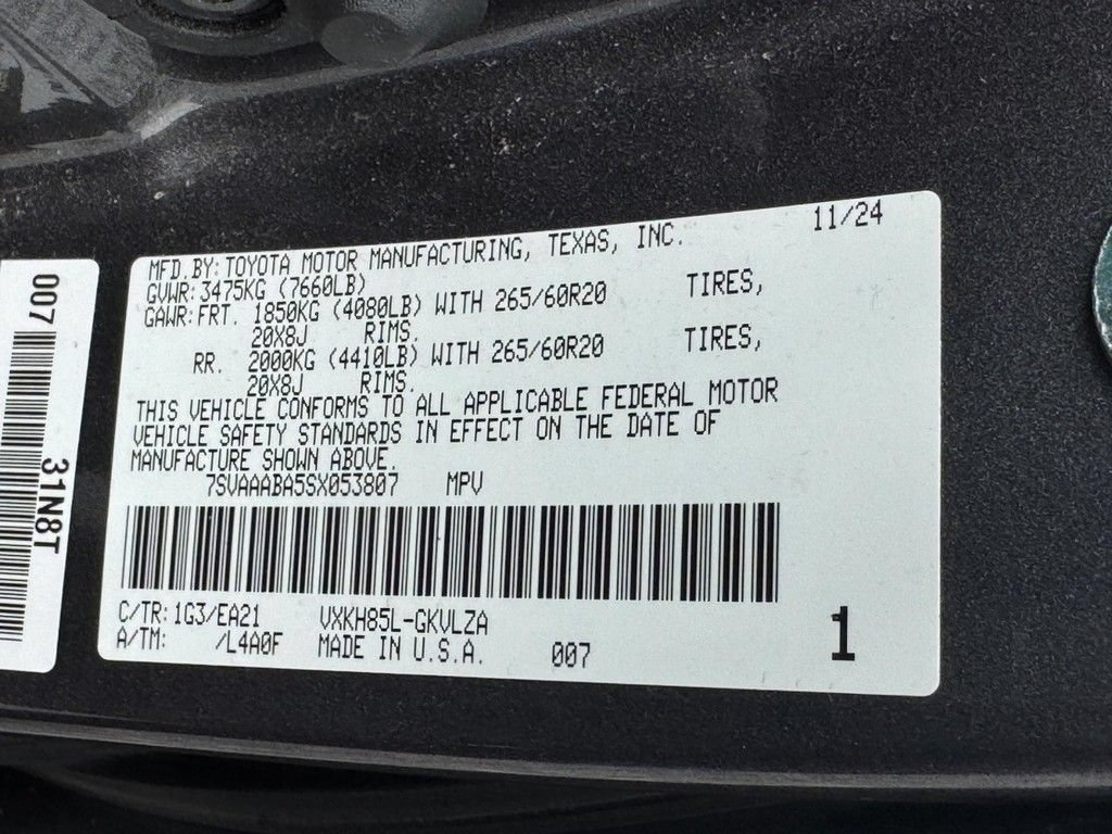 Used 2025 Toyota Sequoia Limited w/ Tow Technology Package AWD/4WD image 32