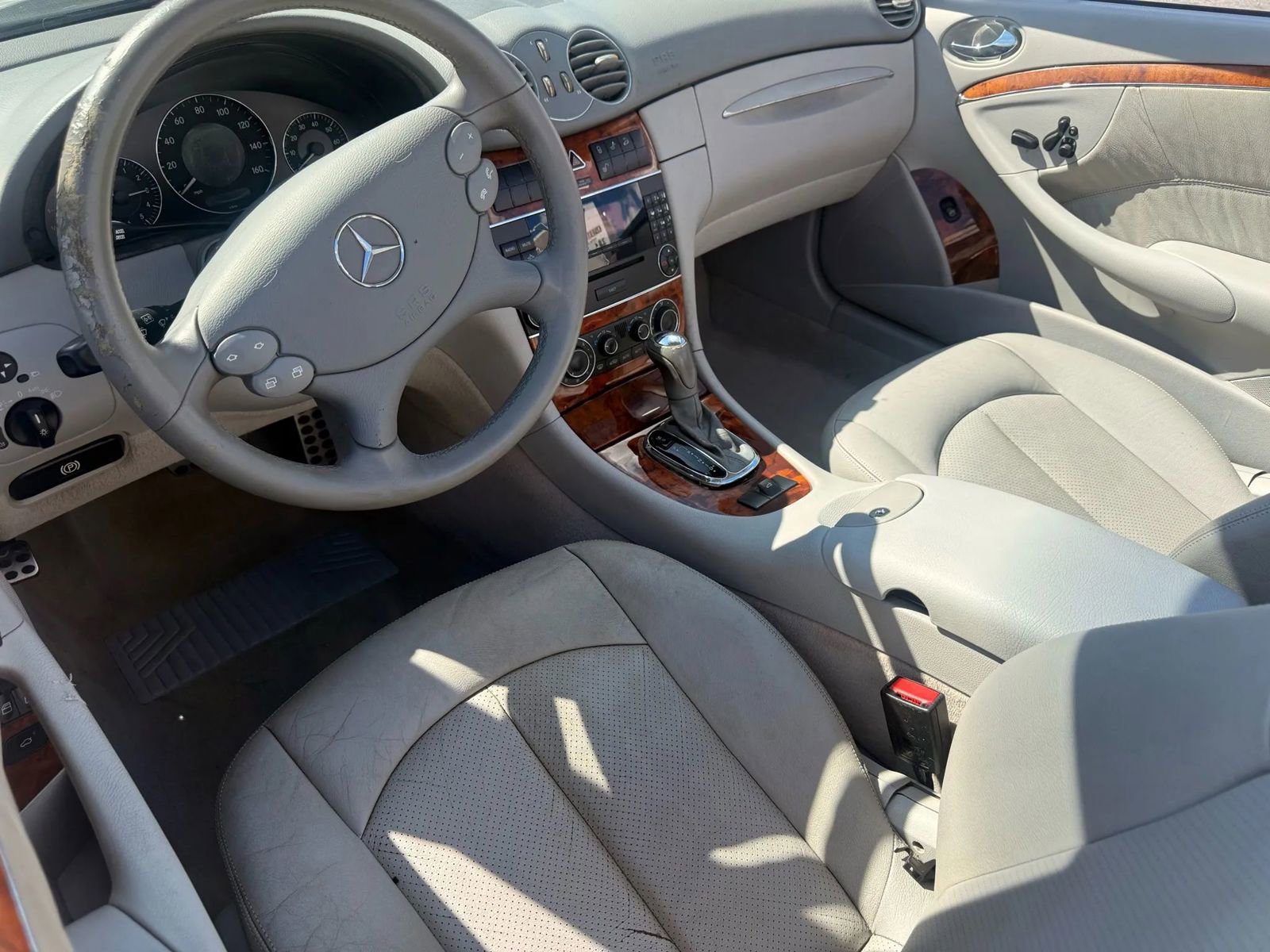 Used 2005 Mercedes-Benz CLK 320 Cabriolet image 16