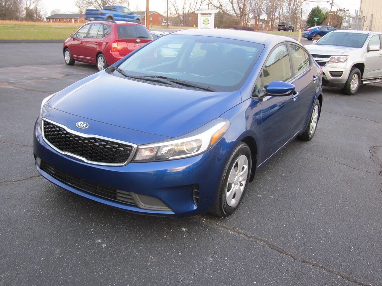 Used 2018 Kia Forte LX image 2