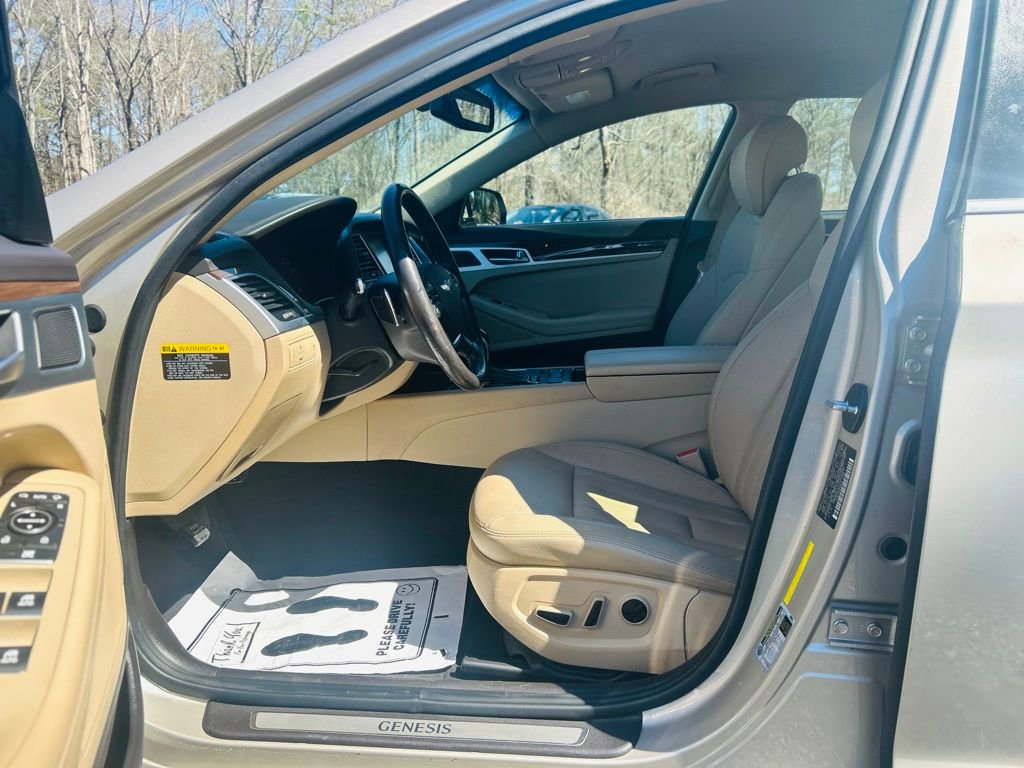 Used 2015 Hyundai Genesis 3.8 image 14