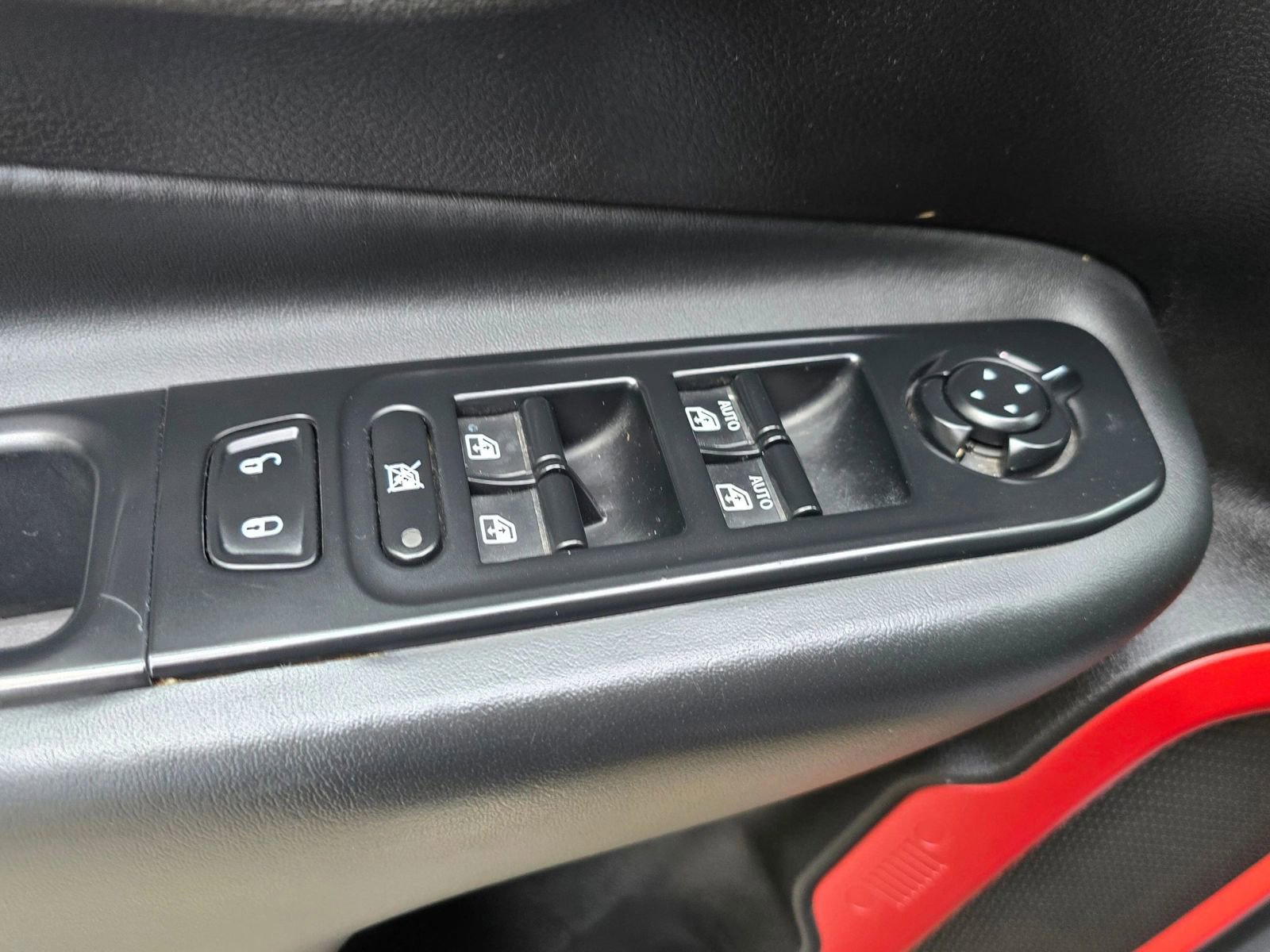 Used 2016 Jeep Renegade Trailhawk AWD/4WD image 23