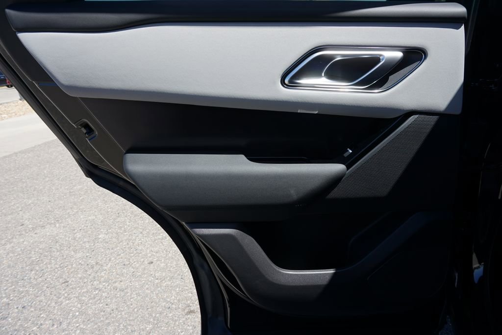 New 2026 Land Rover Range Rover Velar Dynamic SE image 28