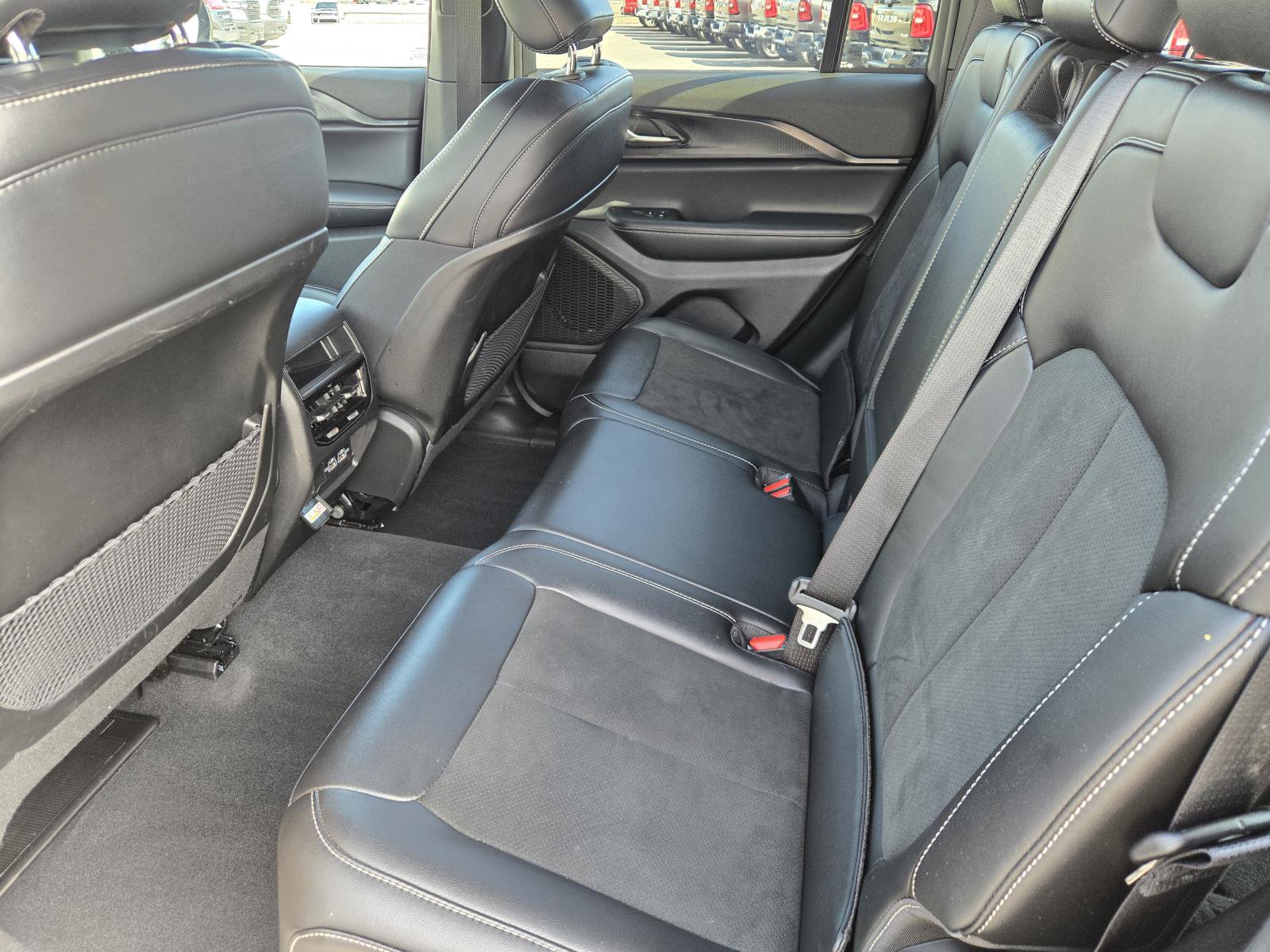Certified 2025 Jeep Grand Cherokee Altitude RWD image 27