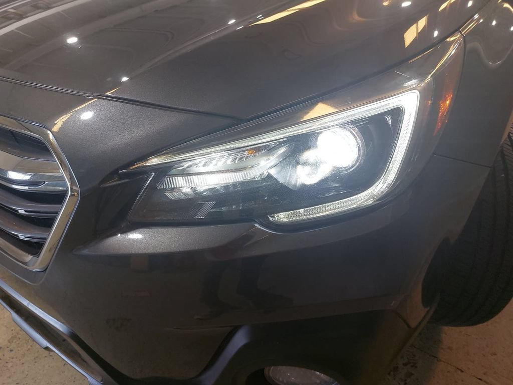 Used 2018 Subaru Outback 2.5i Limited AWD/4WD image 32
