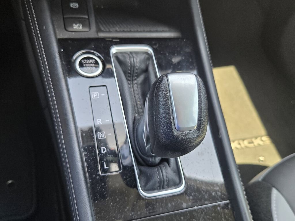 Used 2023 Nissan Kicks SR w/ SR Premium Package FWD image 20