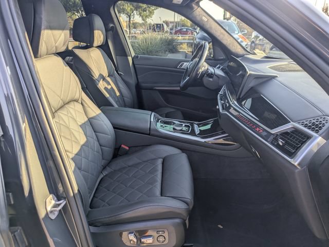 Used 2024 BMW X7 xDrive40i w/ M Sport Package AWD/4WD image 33