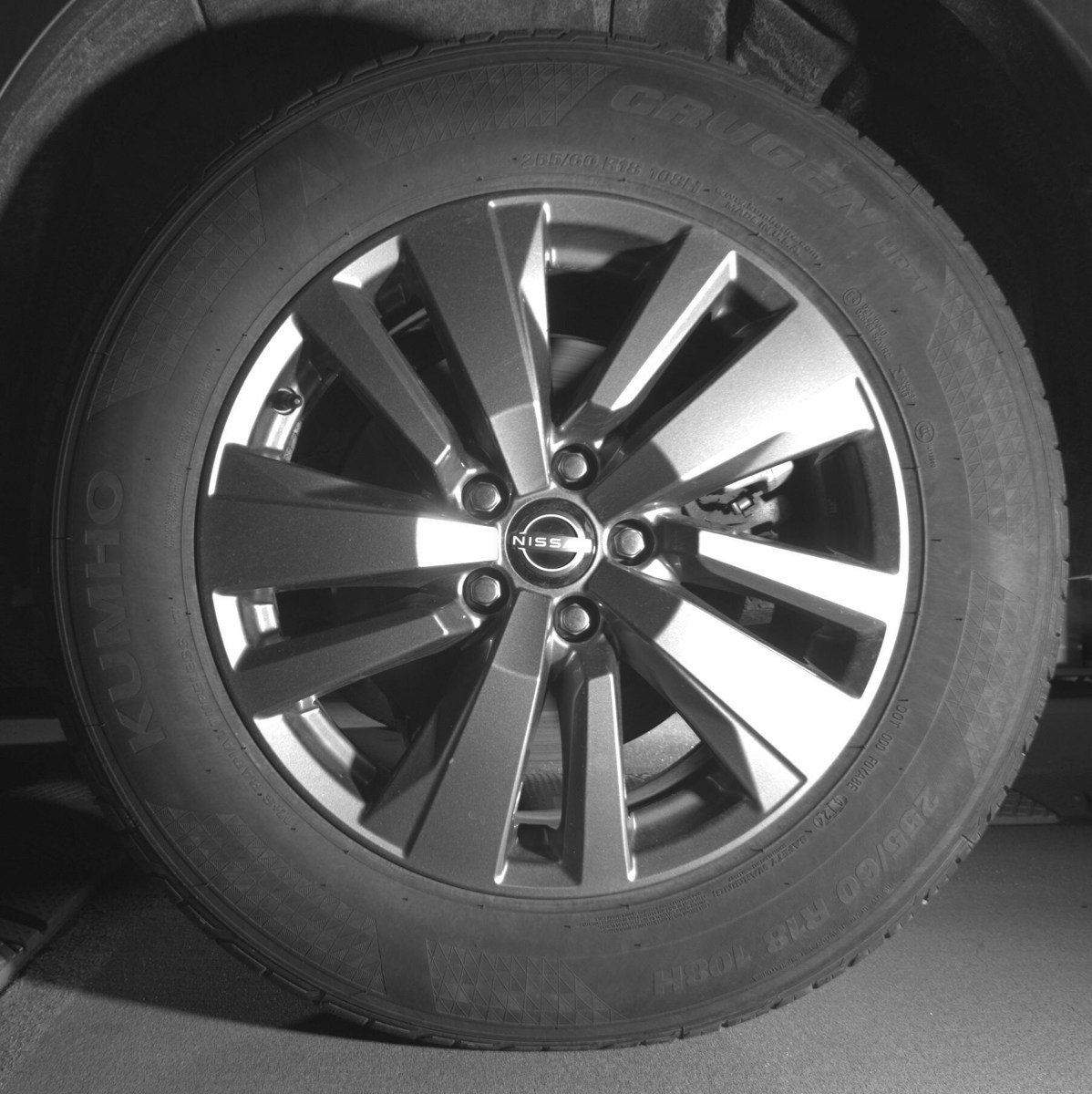 Used 2025 Nissan Pathfinder SV AWD/4WD image 11