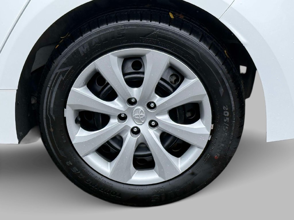 Used 2024 Toyota Corolla LE FWD image 13