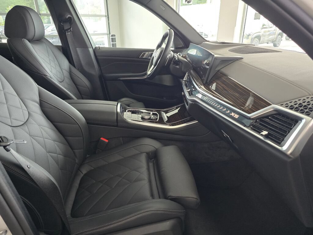 Used 2026 BMW X5 xDrive40i AWD/4WD image 45