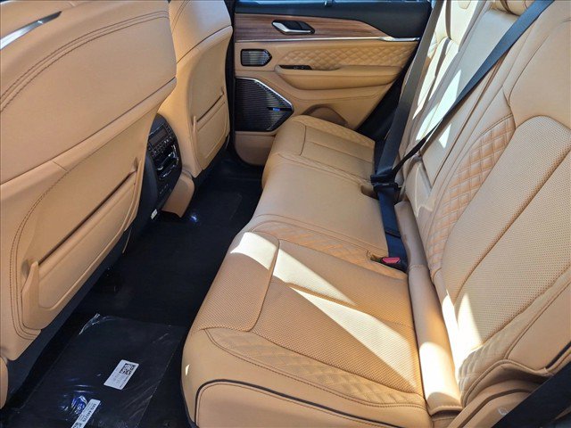 New 2027 Jeep Grand Cherokee Summit AWD/4WD image 16