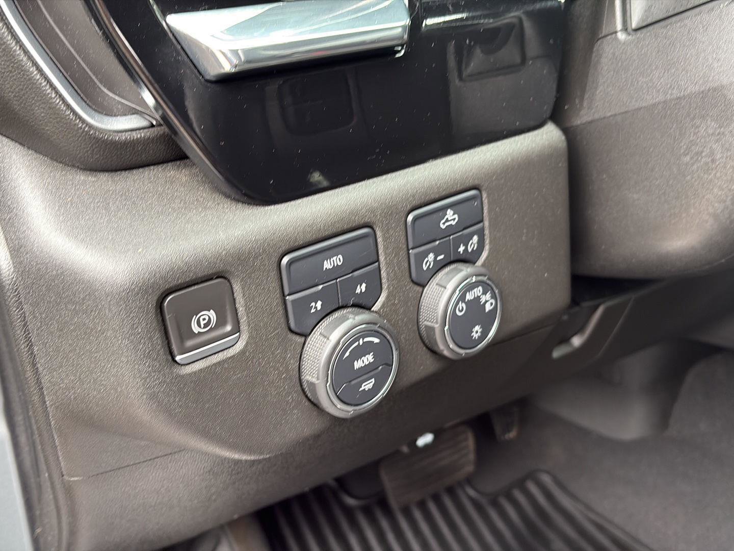 Certified 2023 Chevrolet Silverado 1500 LT AWD/4WD image 23