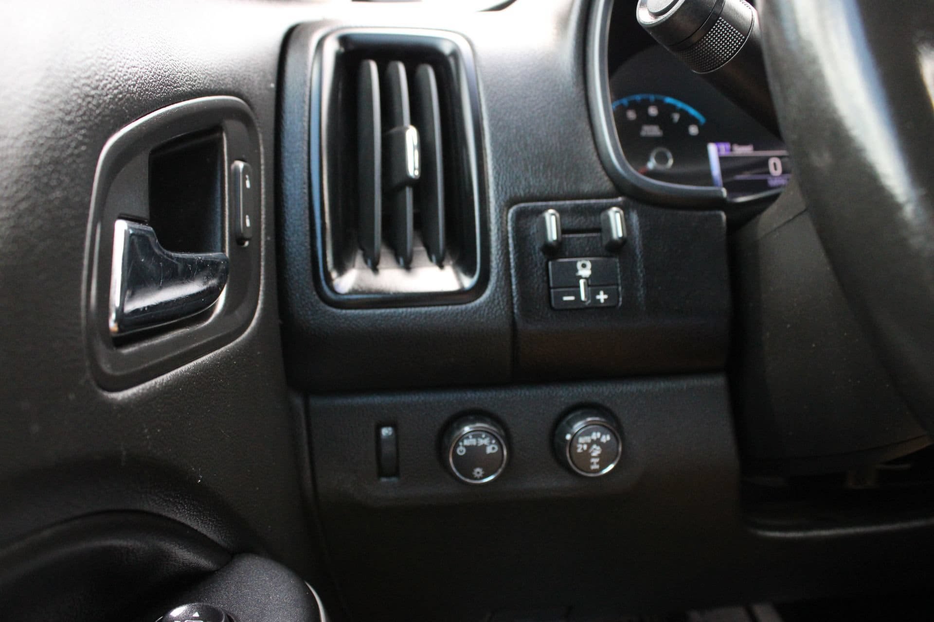 Used 2018 Chevrolet Colorado ZR2 AWD/4WD image 26