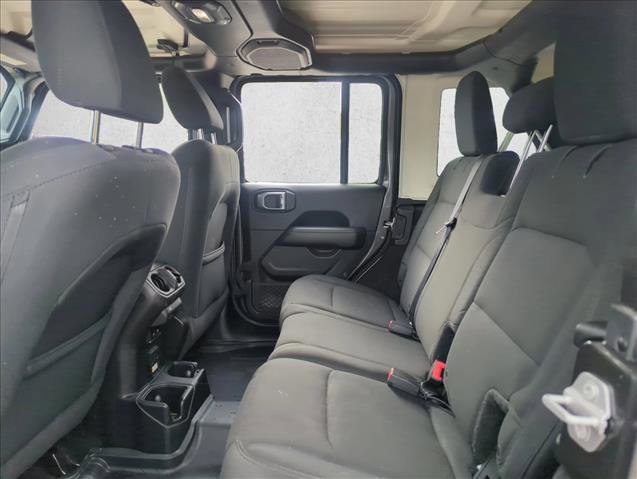 Used 2018 Jeep Wrangler Unlimited Sahara image 11