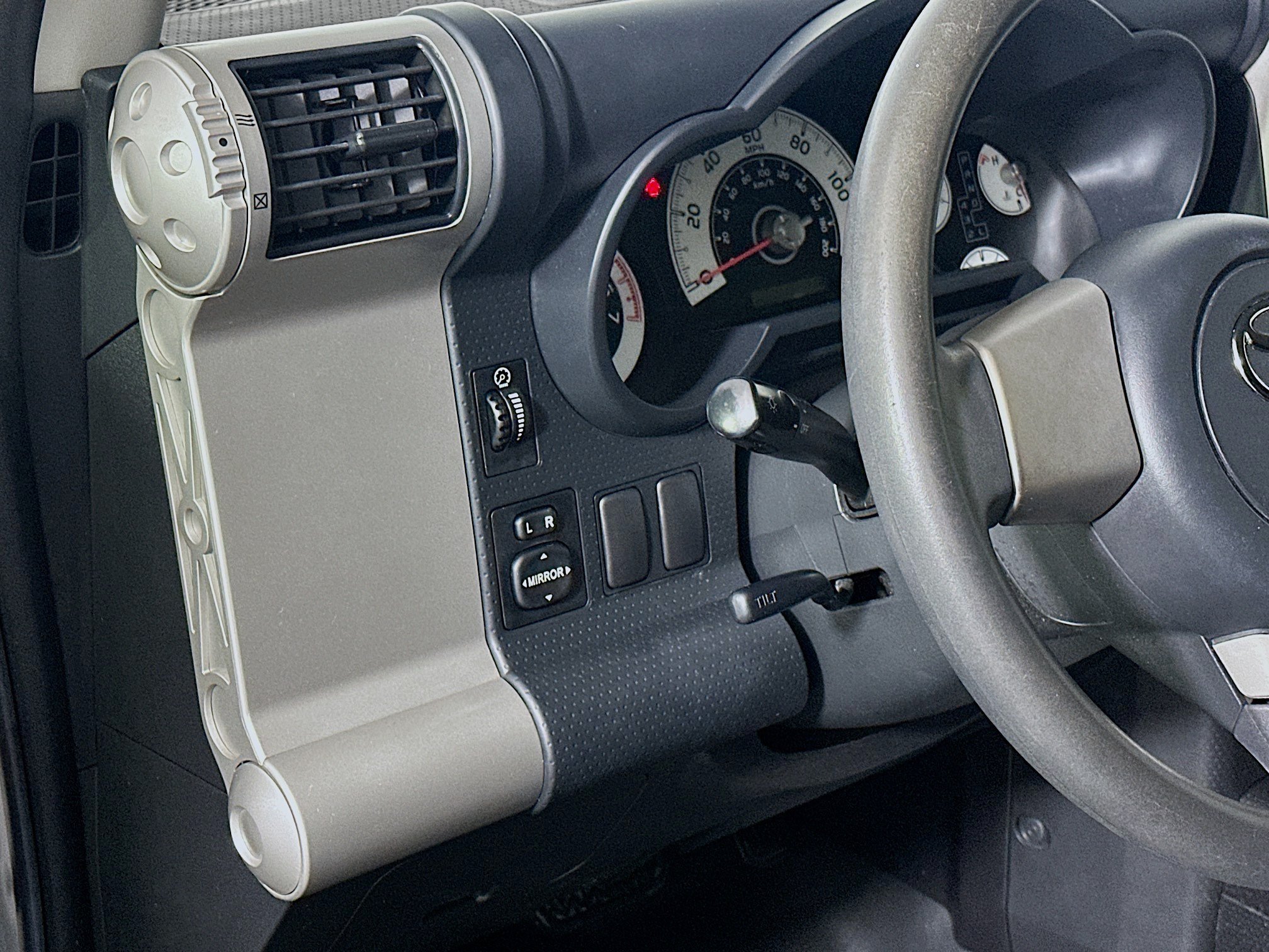 Used 2007 Toyota FJ Cruiser 2WD image 16
