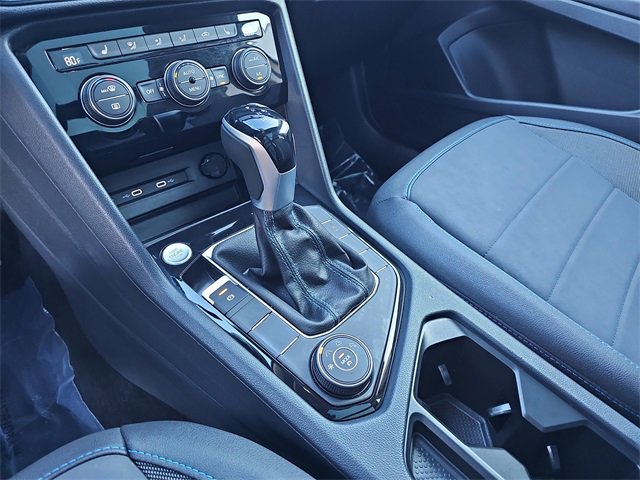 Used 2024 Volkswagen Taos SE image 24