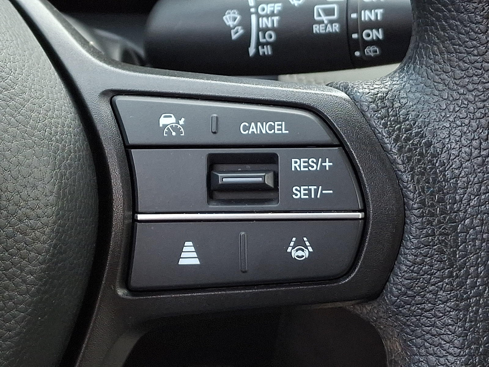 Used 2025 Honda HR-V LX image 19