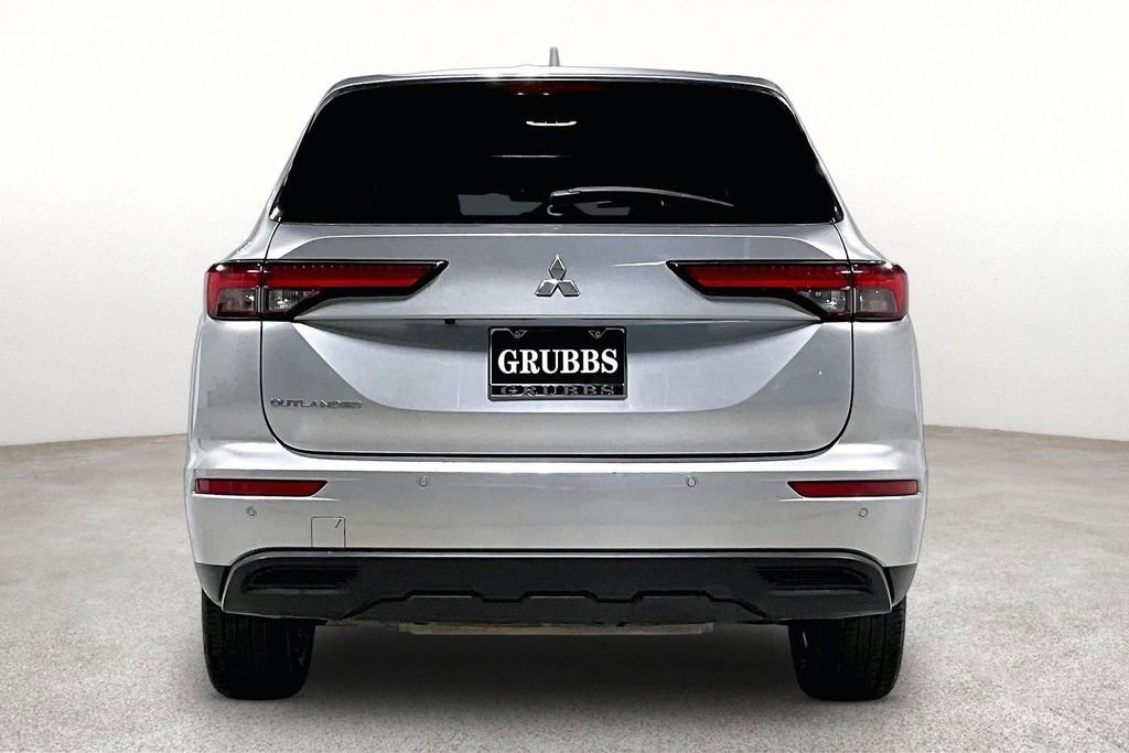 Used 2022 Mitsubishi Outlander ES image 6