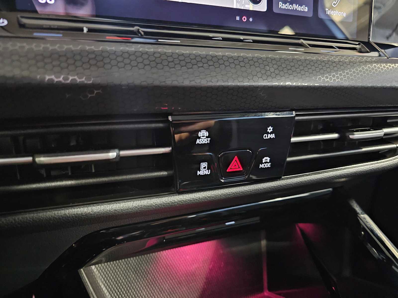 Used 2024 Volkswagen GTI SE FWD image 19