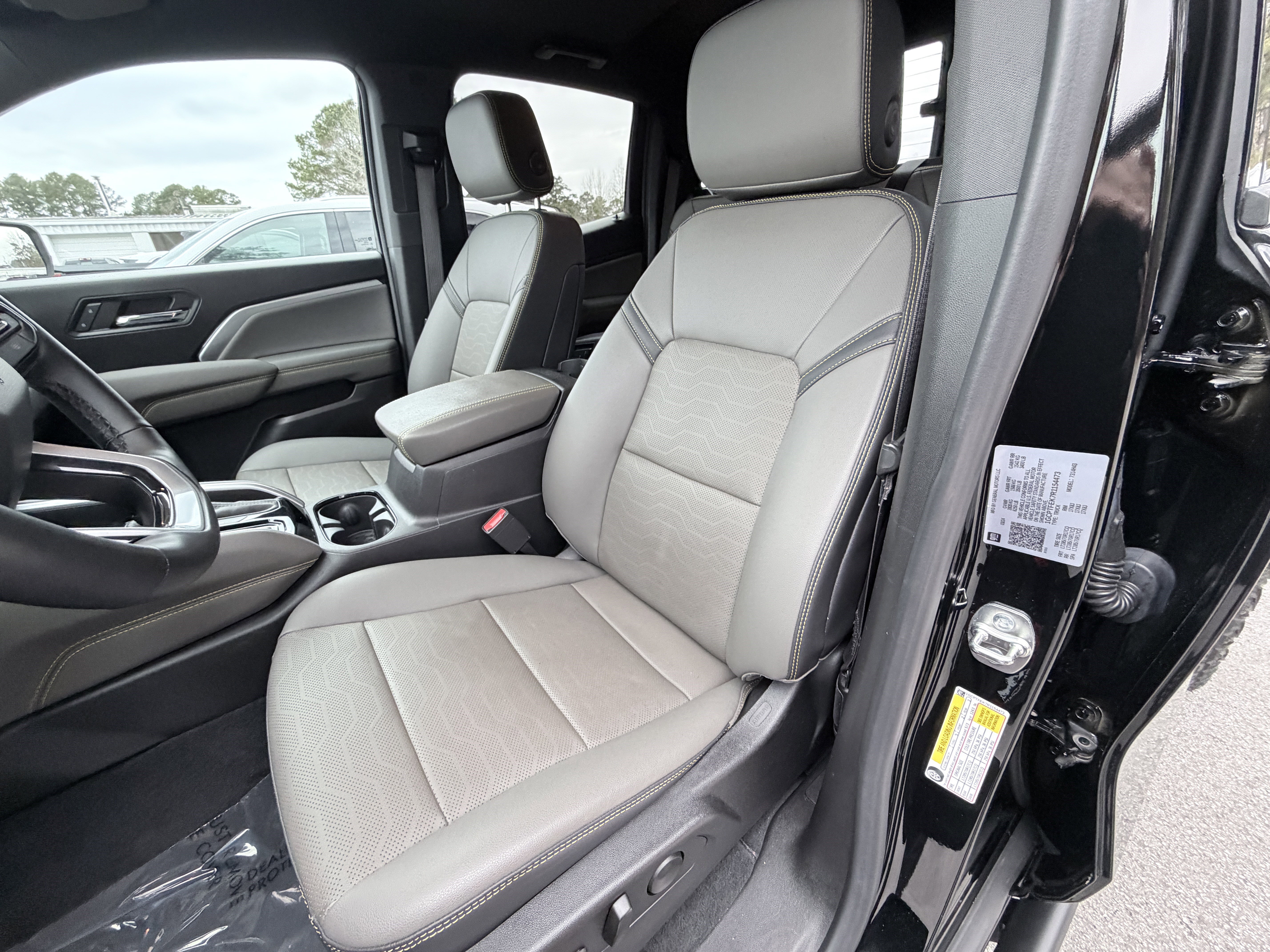 Used 2024 Chevrolet Colorado ZR2 w/ ZR2 Convenience Package III image 19