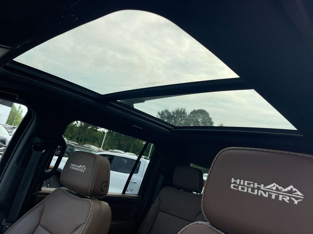 Used 2023 Chevrolet Suburban High Country w/ Premium Package 2 image 12