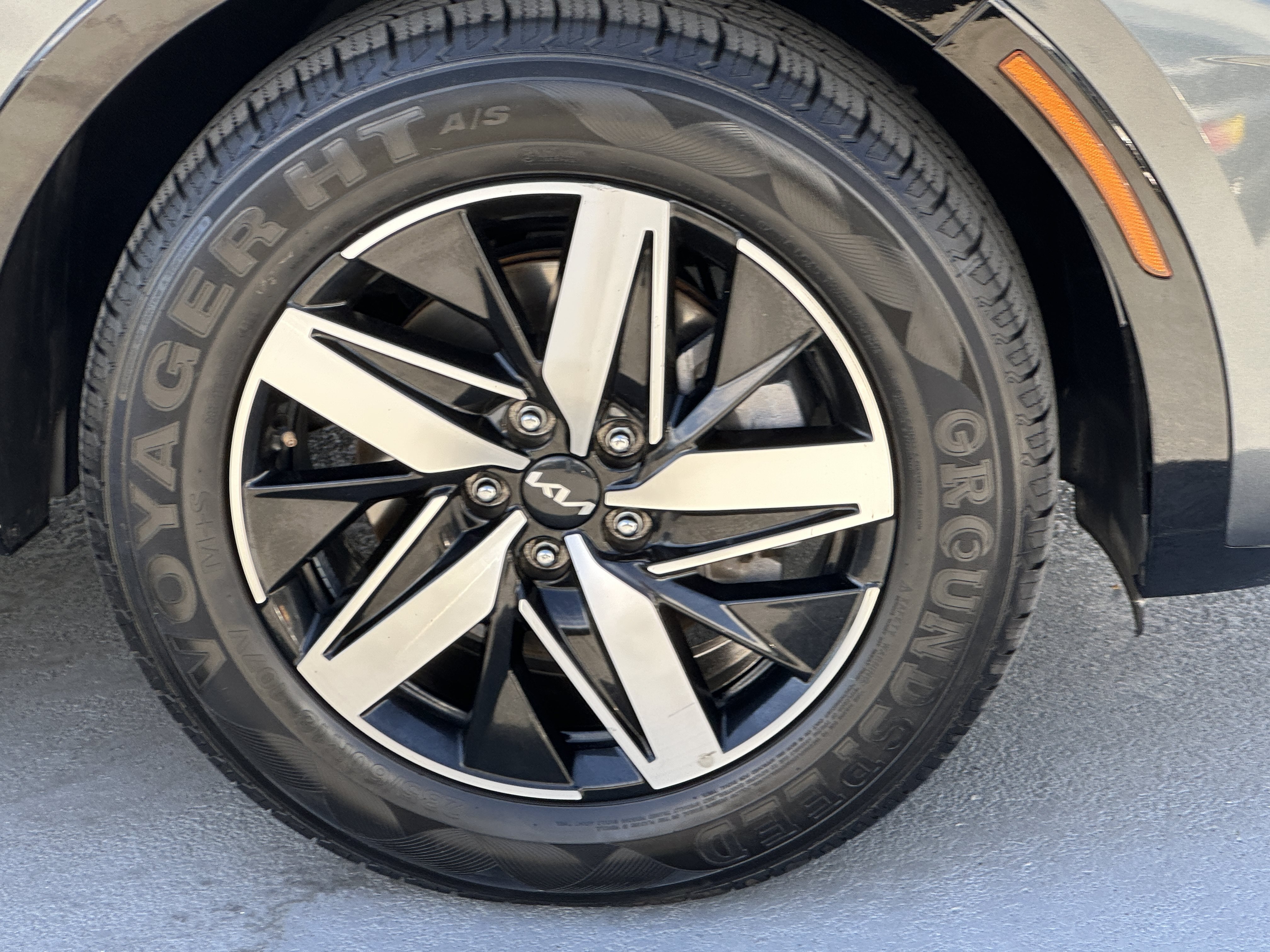 Certified 2023 Kia Sorento S FWD image 14