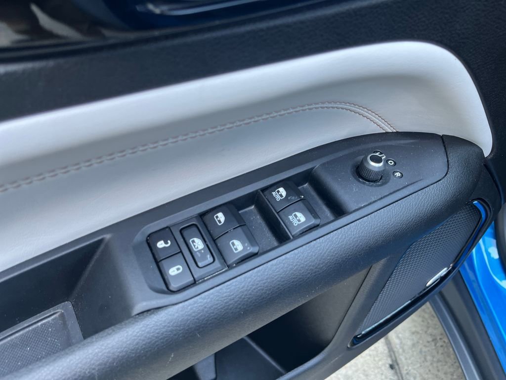 Used 2023 Jeep Compass Limited w/ Sun and Sound Group image 12