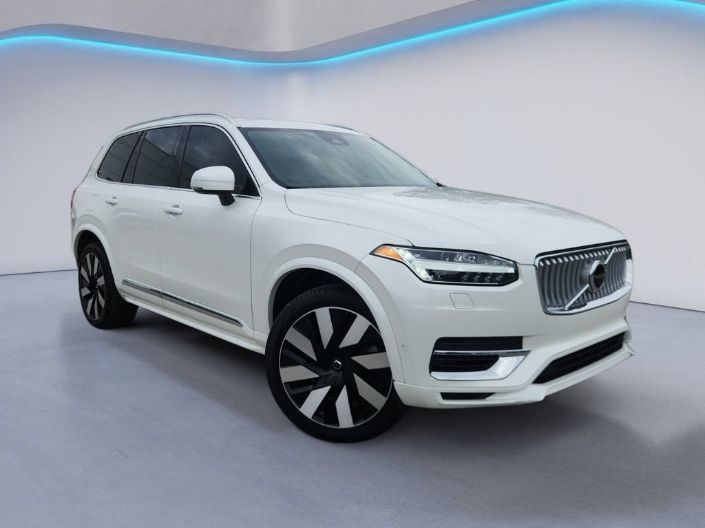 Used 2025 Volvo XC90 T8 Plus