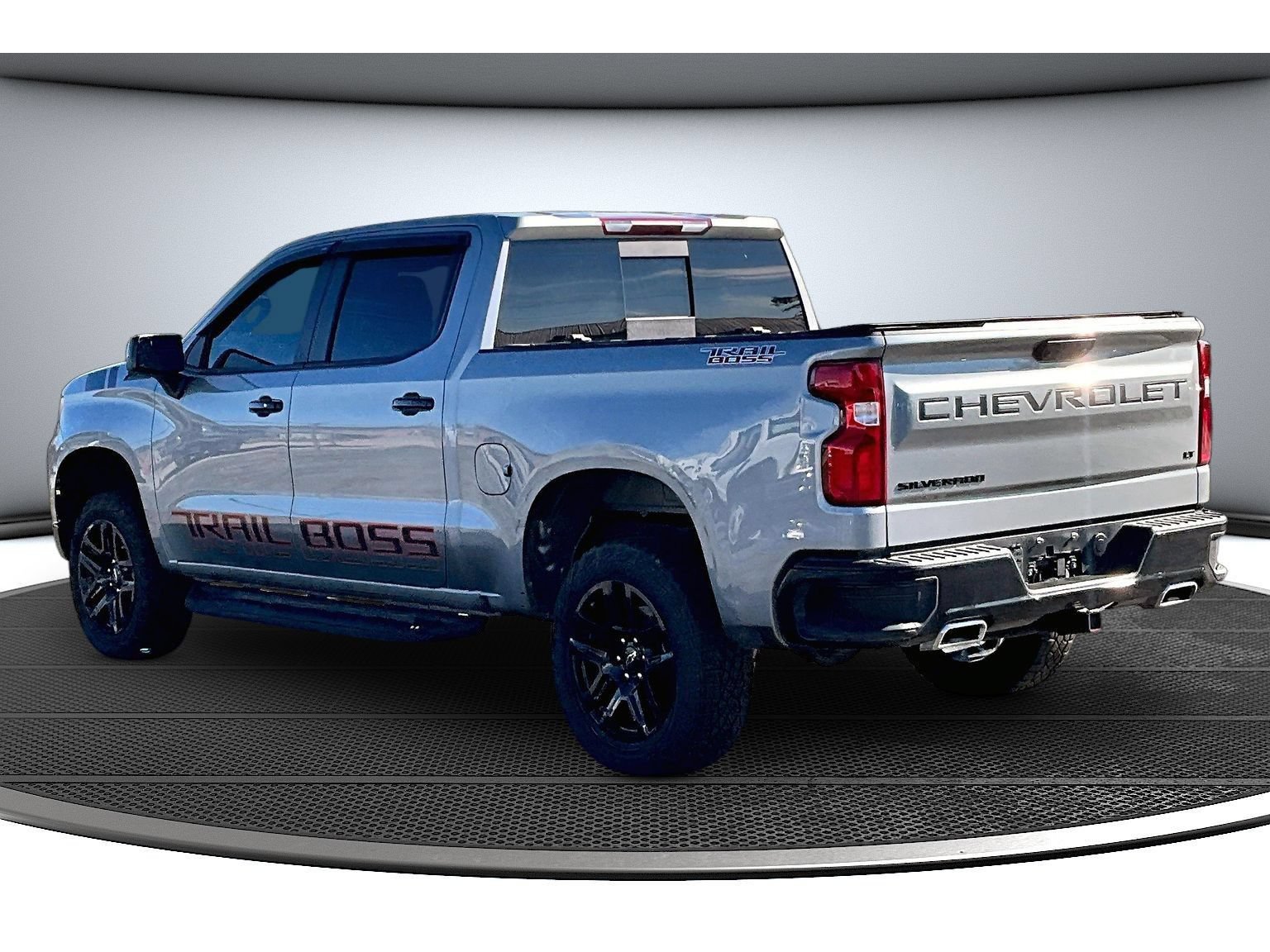 Used 2025 Chevrolet Silverado 1500 LT Trail Boss w/ Convenience Package II AWD/4WD image 19