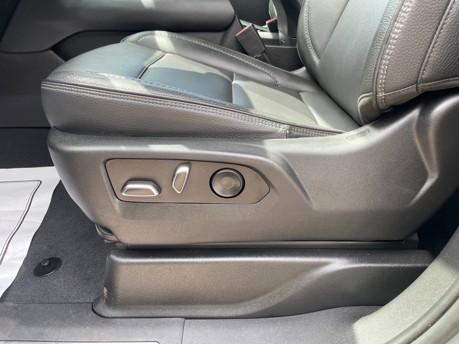 Used 2023 GMC Yukon Denali w/ Max Trailering Package image 15