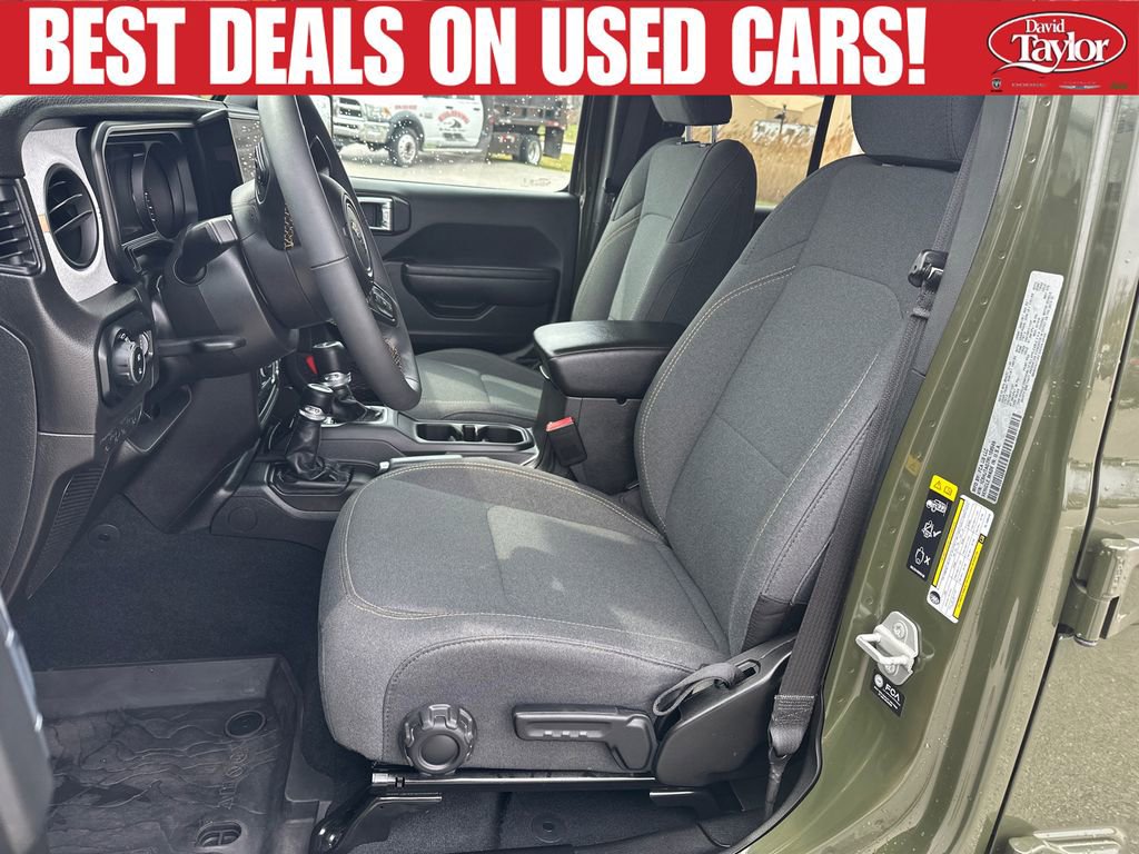 Used 2024 Jeep Gladiator Sport AWD/4WD image 9