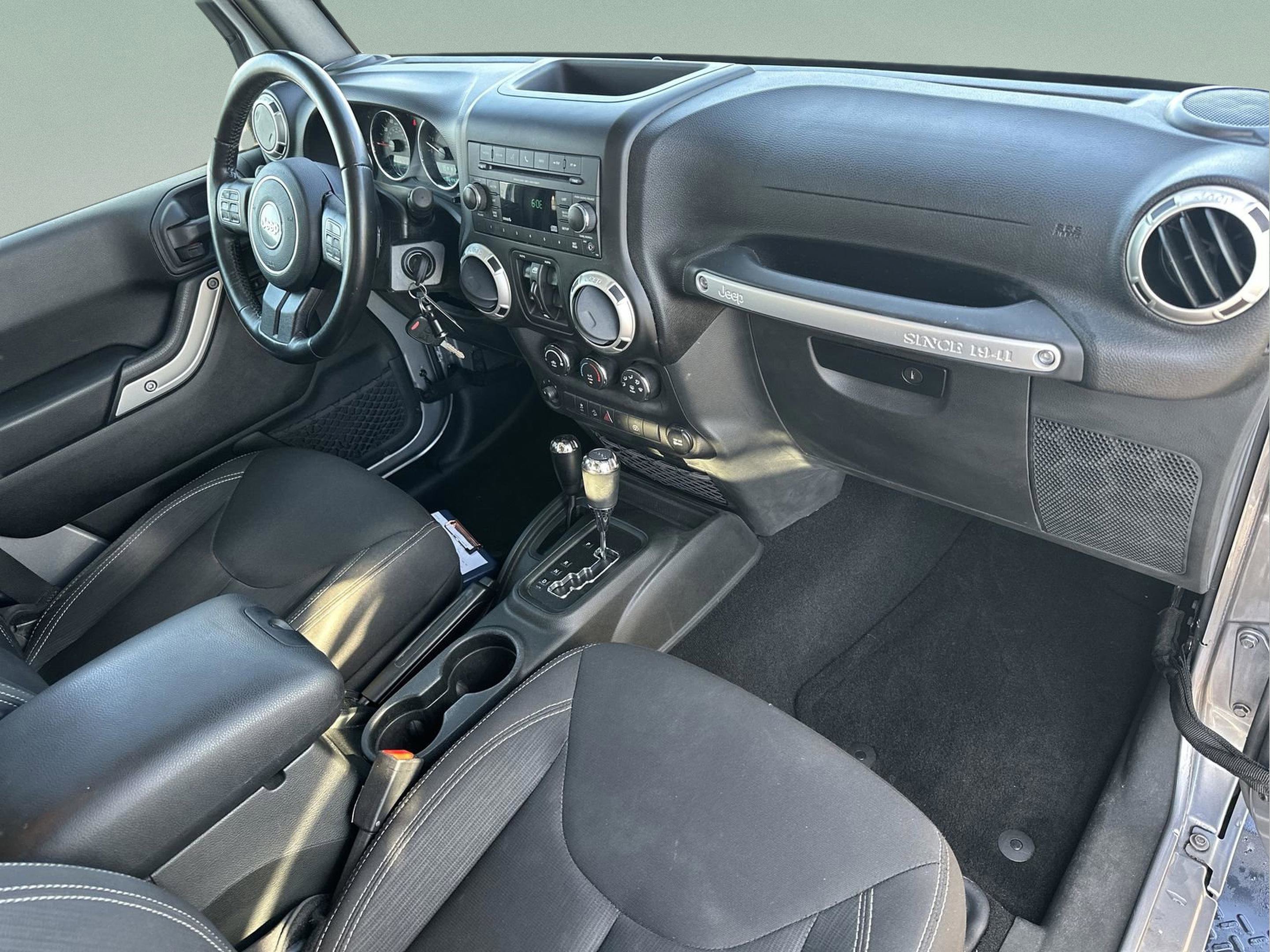 Used 2017 Jeep Wrangler Unlimited Sahara w/ Max Tow Package image 19