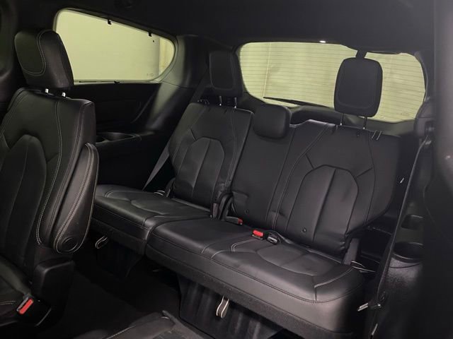 Used 2019 Chrysler Pacifica Touring-L Plus w/ S Appearance Package FWD image 21