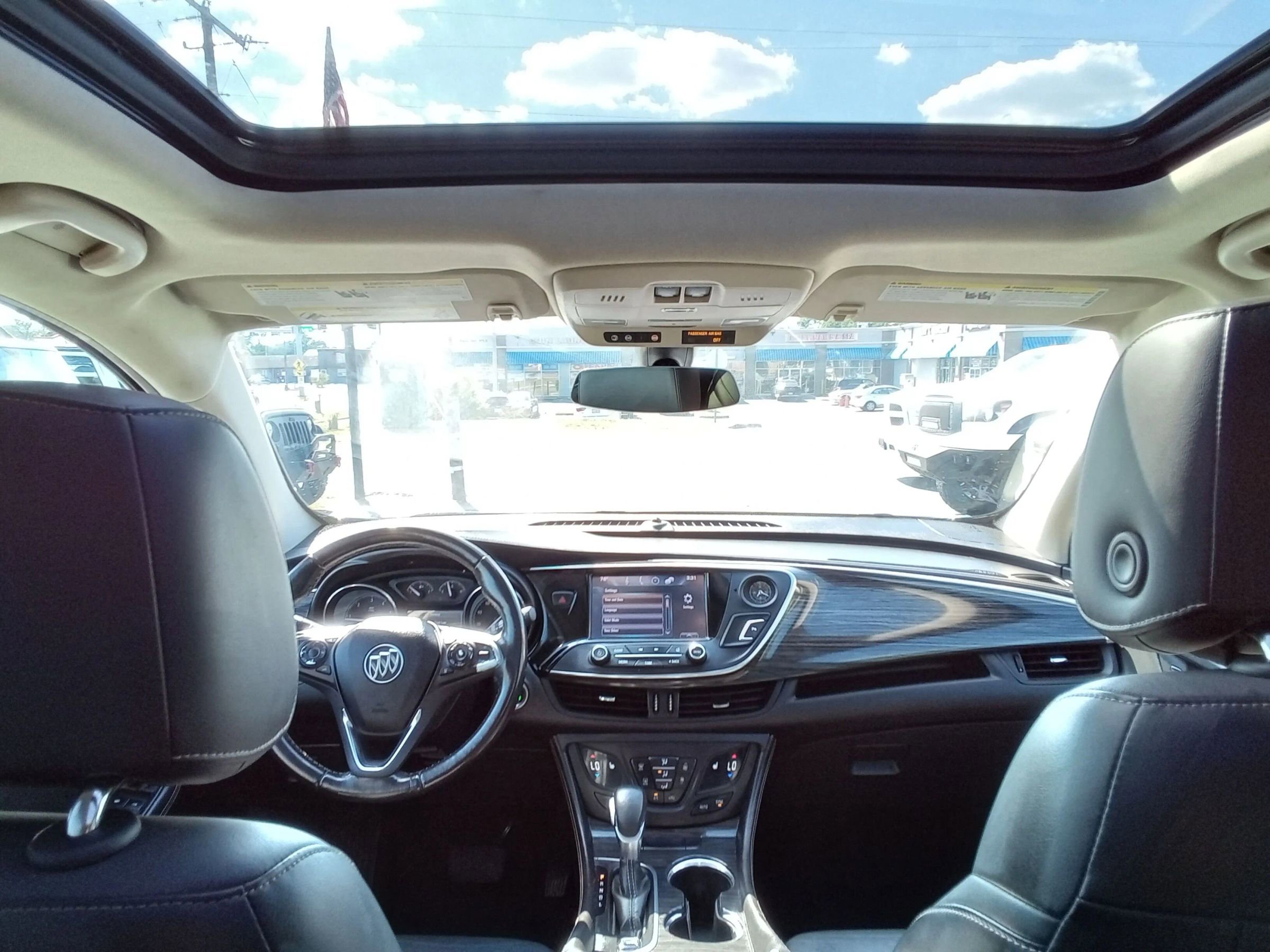 Used 2017 Buick Envision Essence FWD image 12