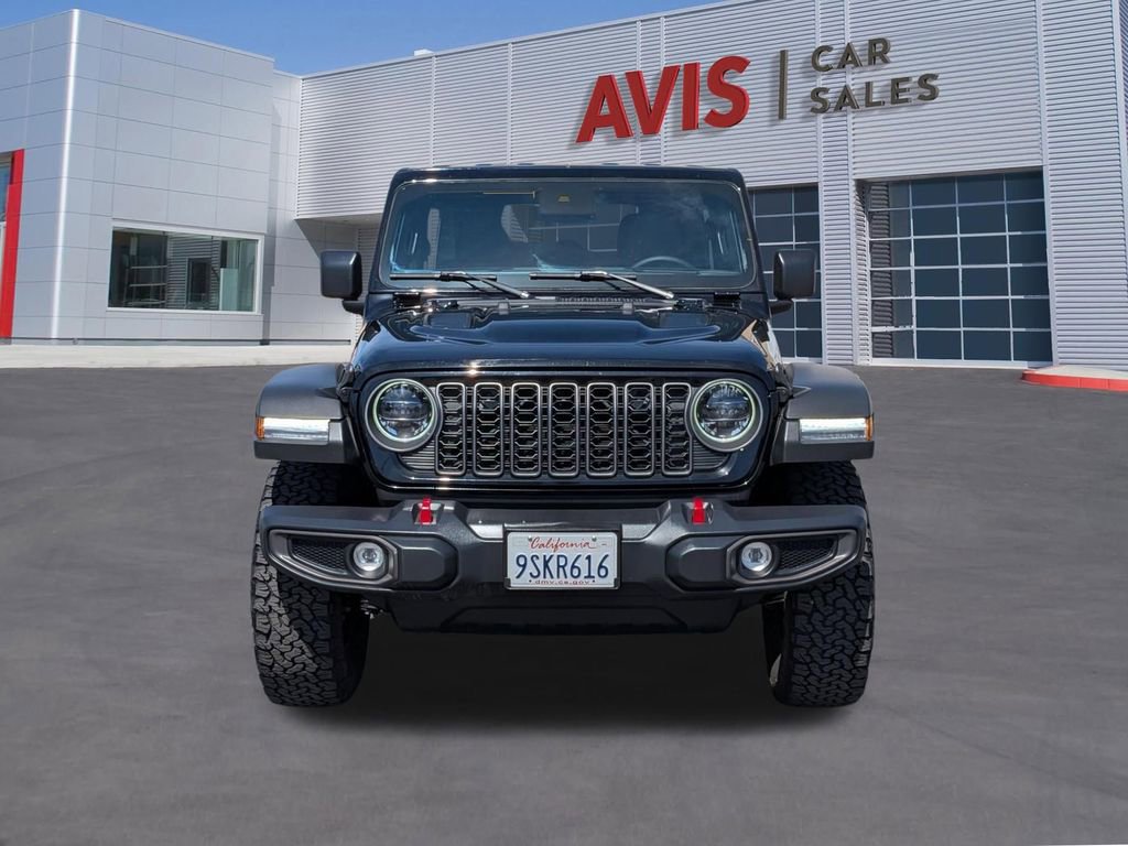 Used 2025 Jeep Wrangler Unlimited Rubicon image 2