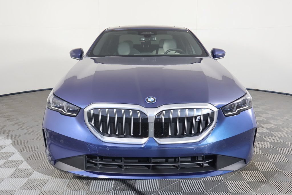 Used 2024 BMW i5 eDrive40i w/ Premium Package RWD image 2