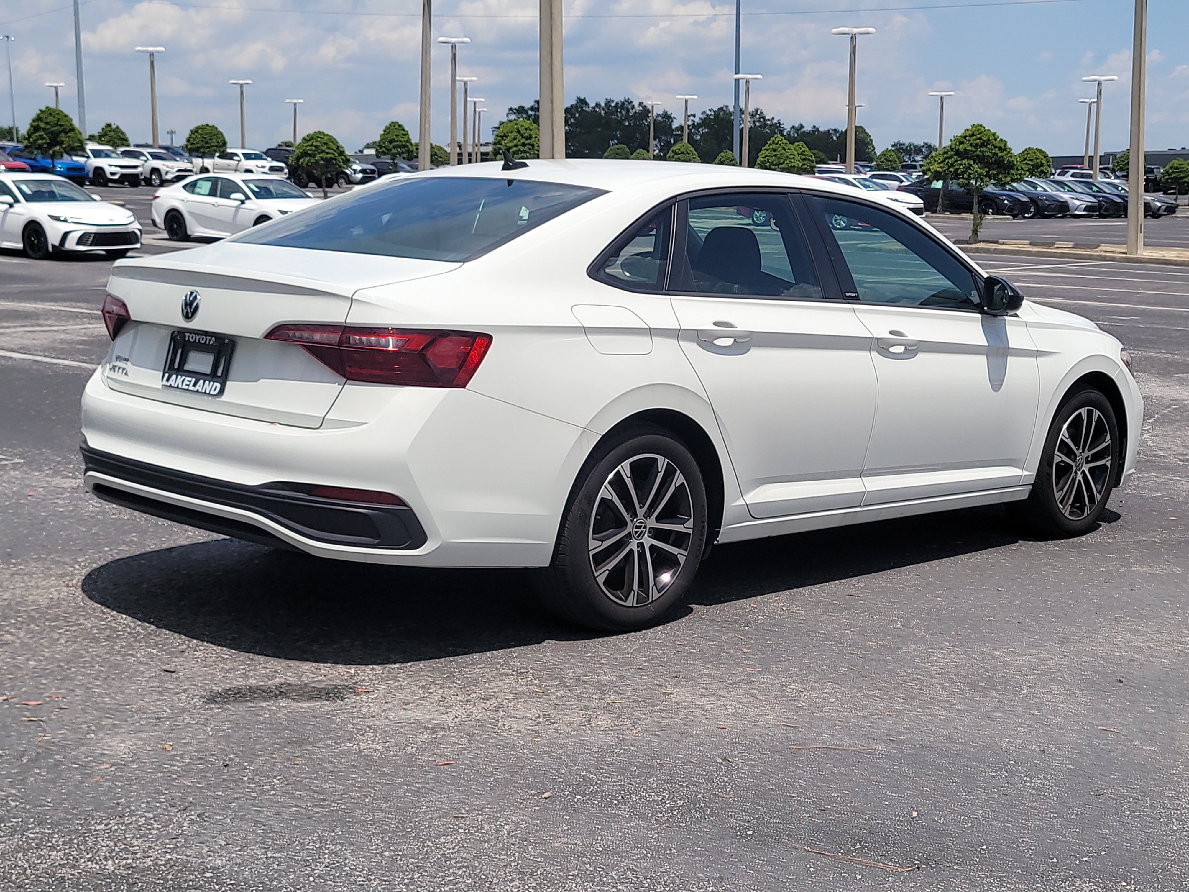 Used 2023 Volkswagen Jetta Sport FWD image 7