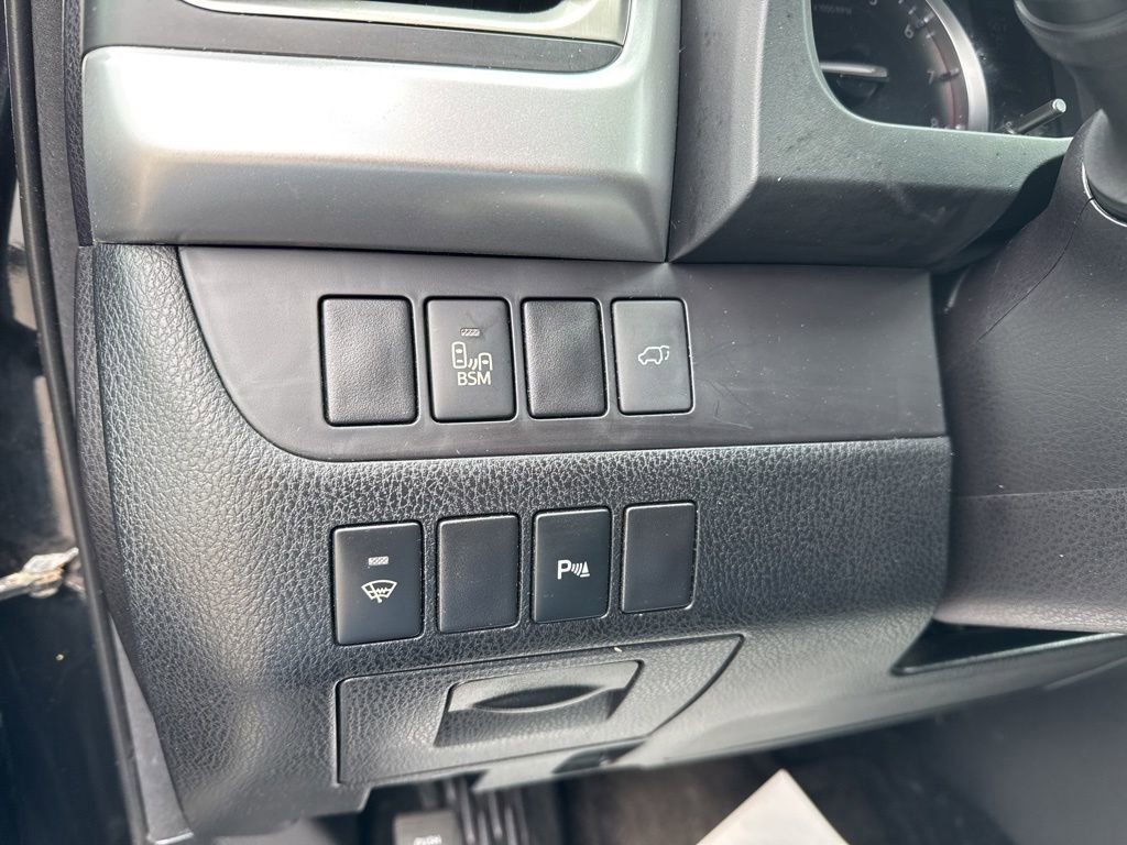 Used 2015 Toyota Highlander Limited AWD/4WD image 18