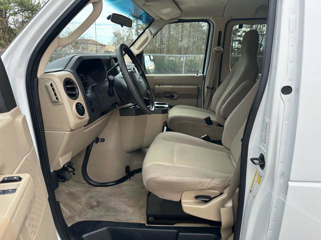 Used 2011 Ford E-350 and Econoline 350 XLT image 21