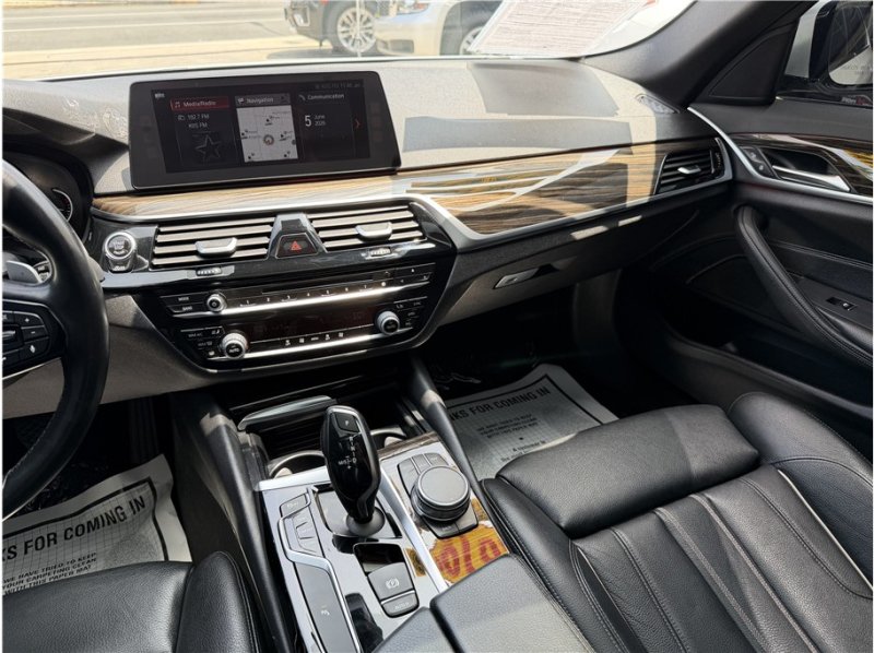 Used 2018 BMW 540i RWD image 39