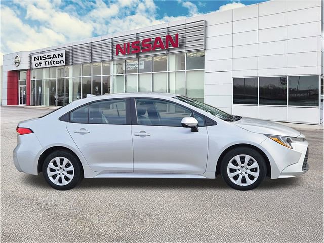 Used 2024 Toyota Corolla LE image 3